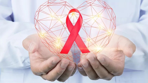 彭丽媛出席2019年世界艾滋病日主题活动